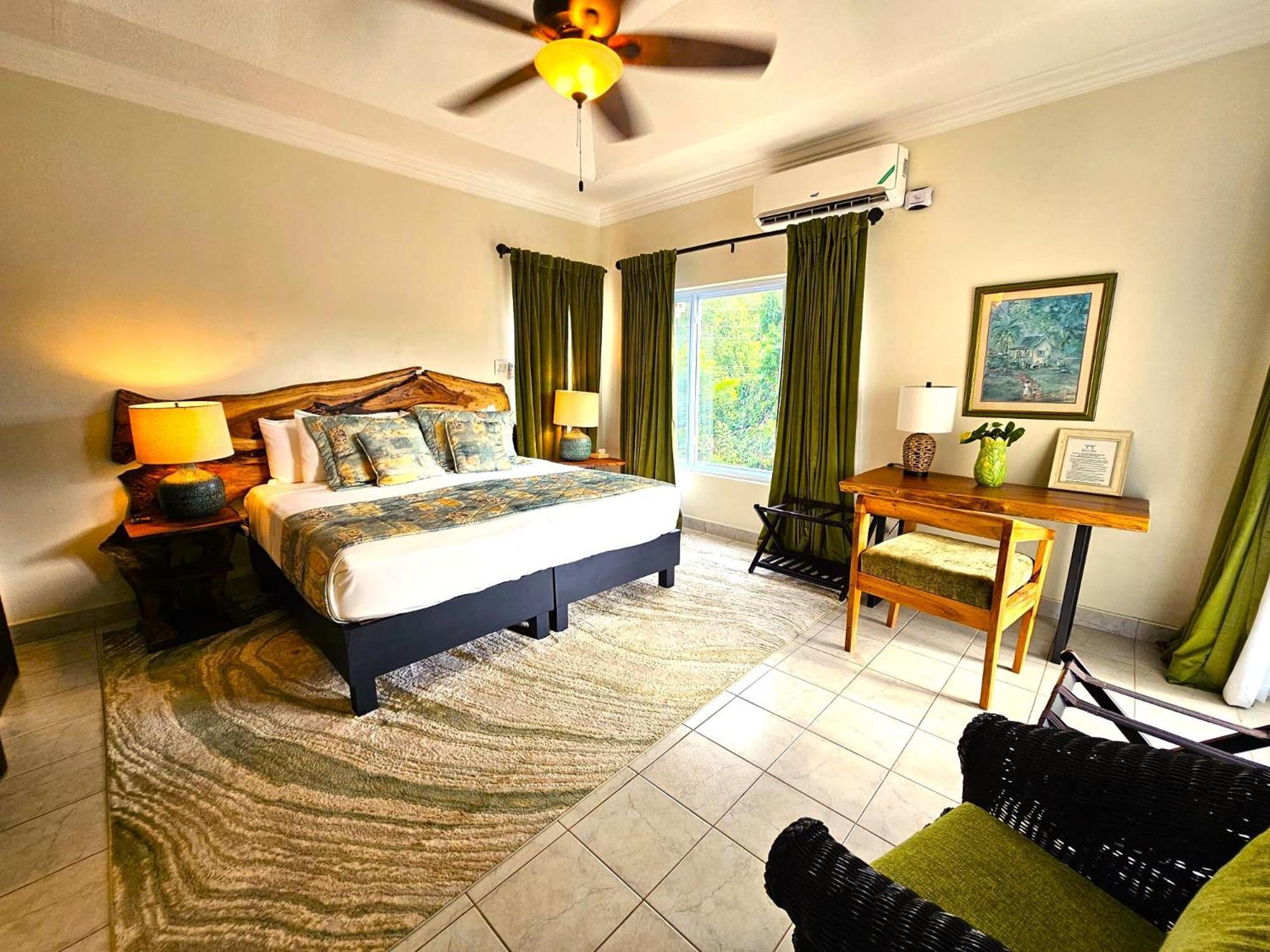 Mais Oui Villa Discovery Bay Eksteriør billede