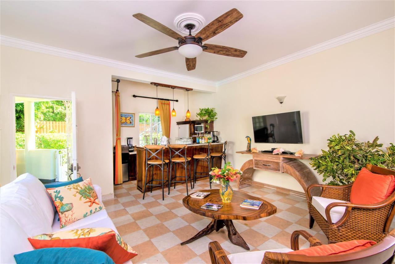 Mais Oui Villa Discovery Bay Eksteriør billede